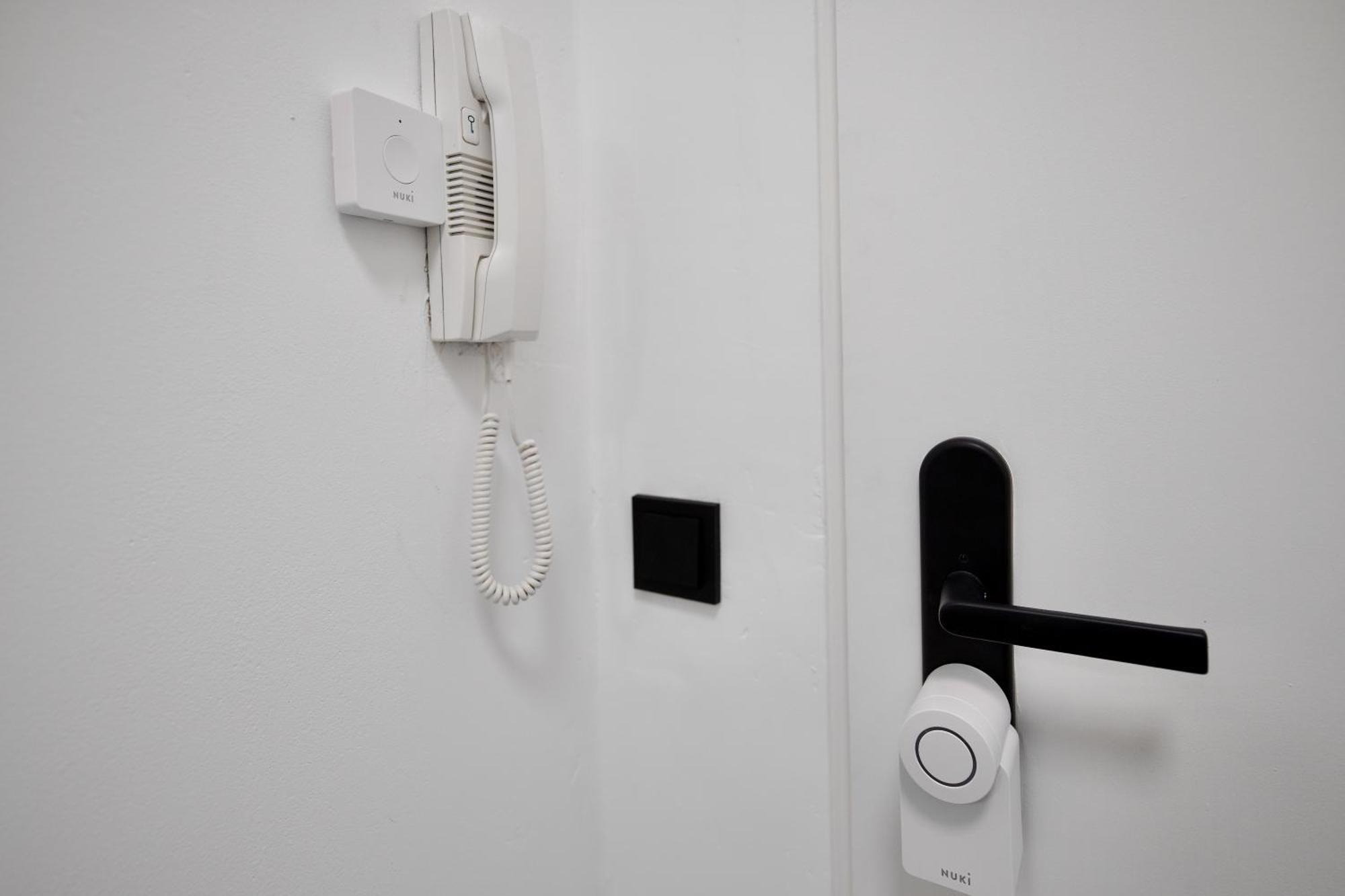 Edler Wohnraum Luxurioeses Apartment Mit Balkon, Boxspringbett, Kaffeevollautomat, Lift & Parkplatz 켐니츠 외부 사진