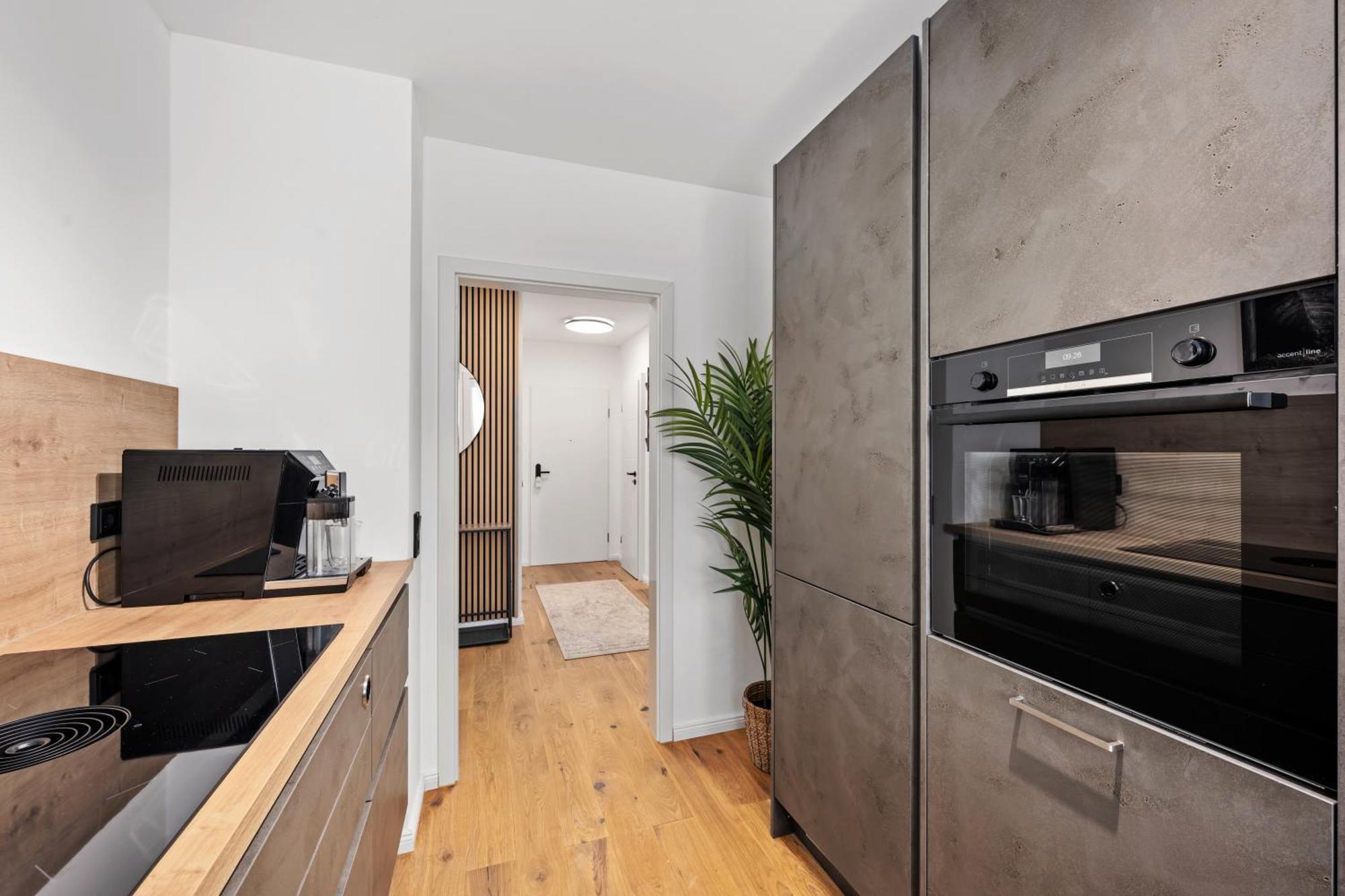 Edler Wohnraum Luxurioeses Apartment Mit Balkon, Boxspringbett, Kaffeevollautomat, Lift & Parkplatz 켐니츠 외부 사진