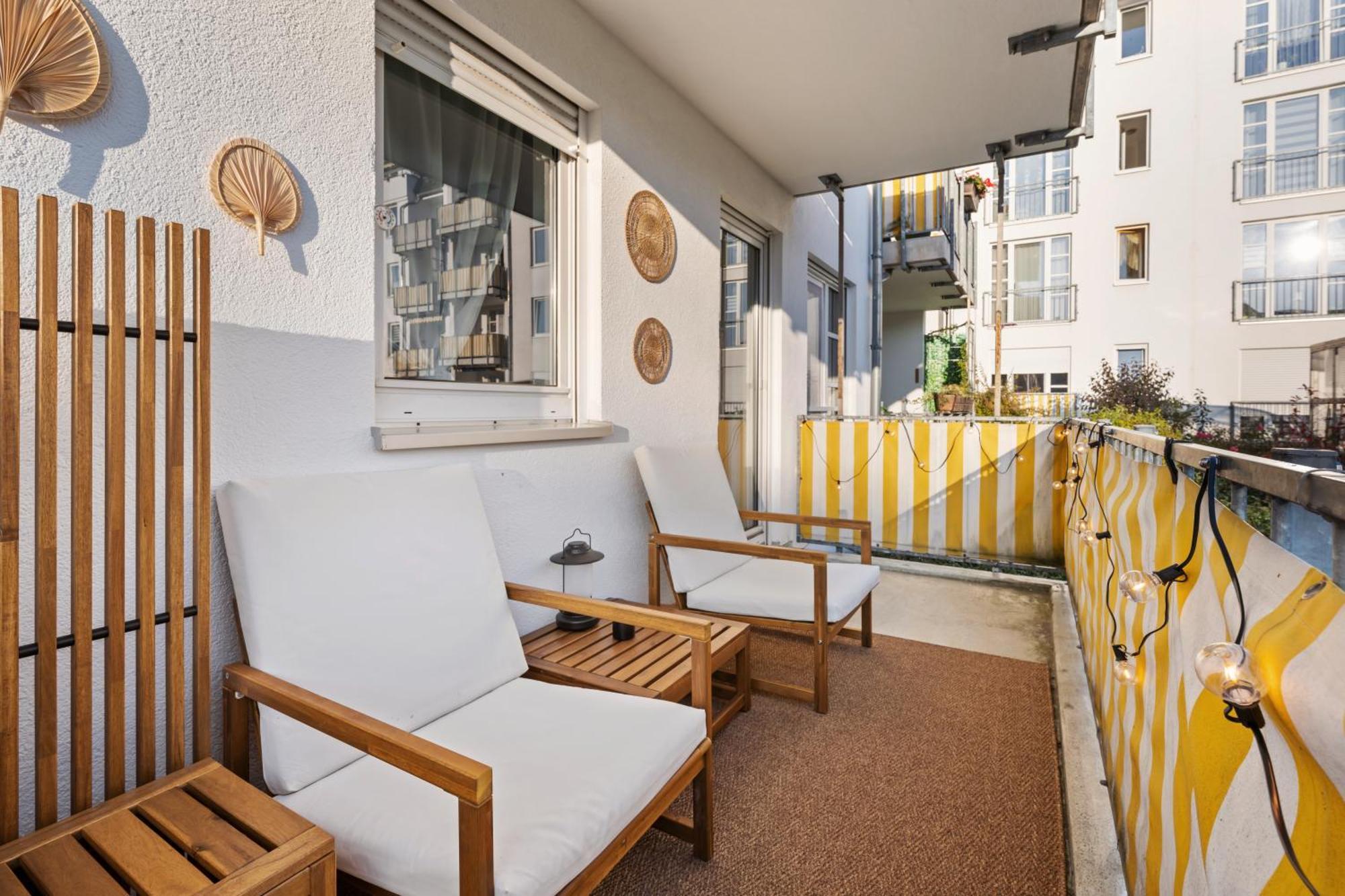 Edler Wohnraum Luxurioeses Apartment Mit Balkon, Boxspringbett, Kaffeevollautomat, Lift & Parkplatz 켐니츠 외부 사진