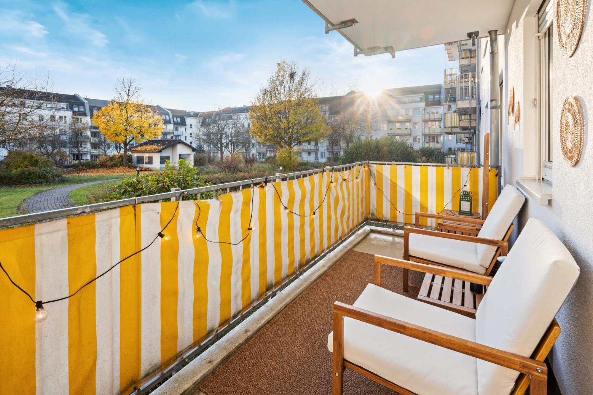 Edler Wohnraum Luxurioeses Apartment Mit Balkon, Boxspringbett, Kaffeevollautomat, Lift & Parkplatz 켐니츠 외부 사진