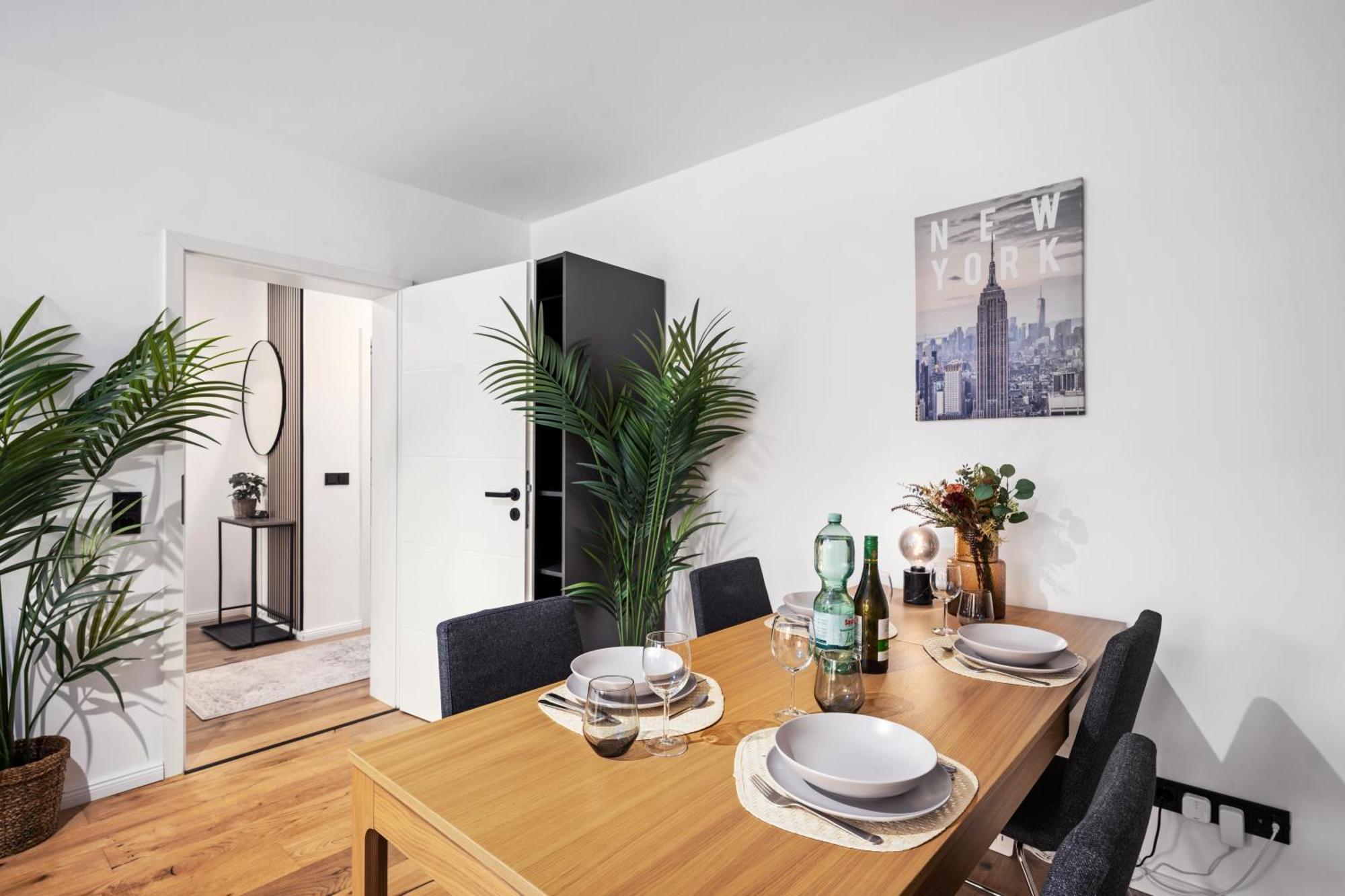 Edler Wohnraum Luxurioeses Apartment Mit Balkon, Boxspringbett, Kaffeevollautomat, Lift & Parkplatz 켐니츠 외부 사진