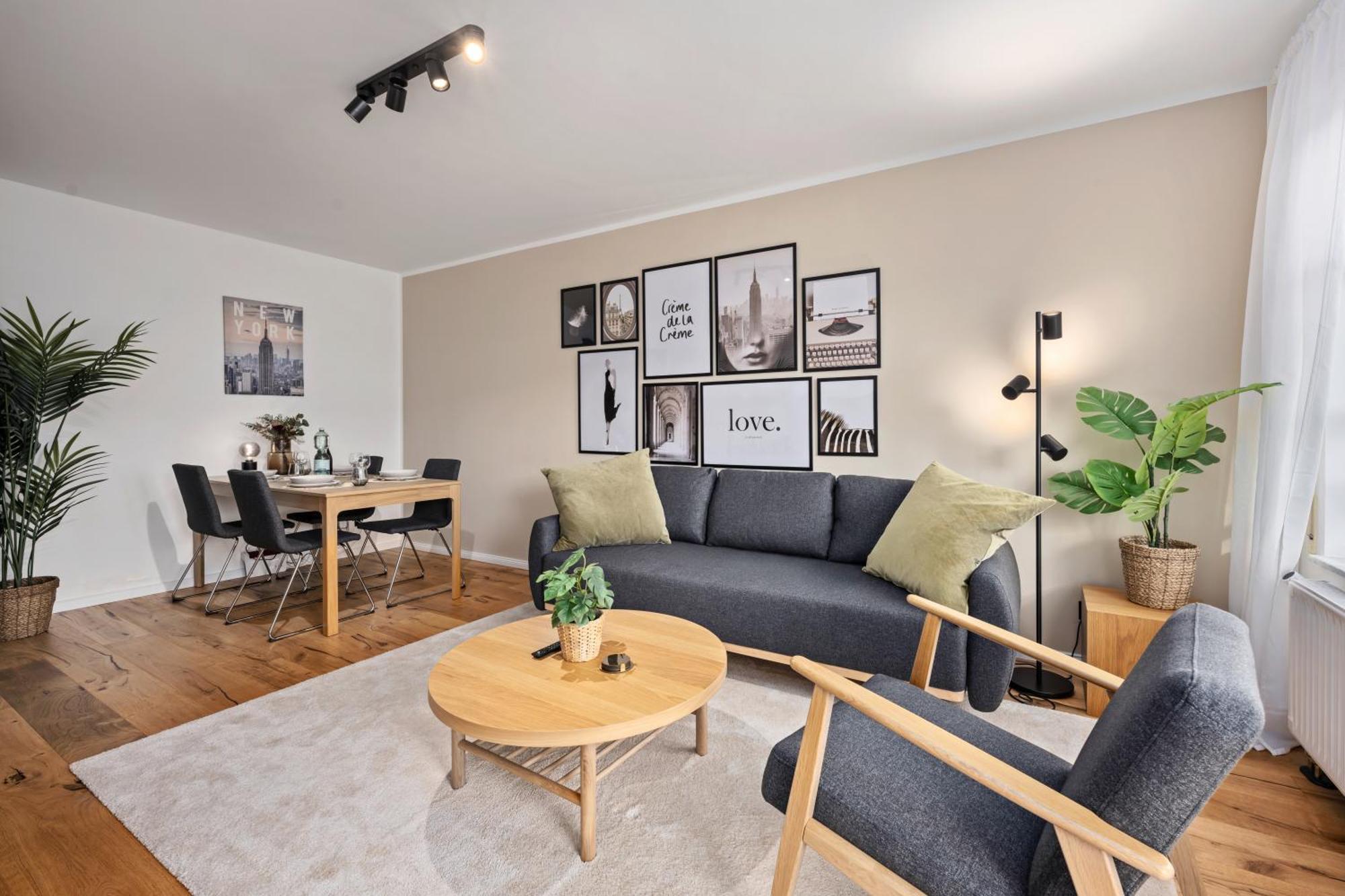 Edler Wohnraum Luxurioeses Apartment Mit Balkon, Boxspringbett, Kaffeevollautomat, Lift & Parkplatz 켐니츠 외부 사진